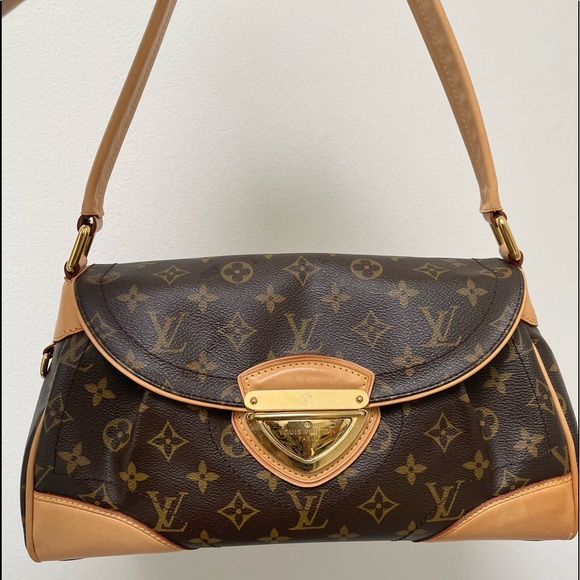 Louis Vuitton Beverly Handbag
Monogram Canvas MM great condition w/ dust bag - Picture 2 of 10